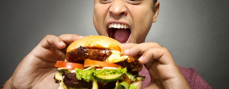 MUŠKARCI SU SKLONI PREJEDANJU KAKO BI IZGLEDALI JAČE I MUŽEVNIJE